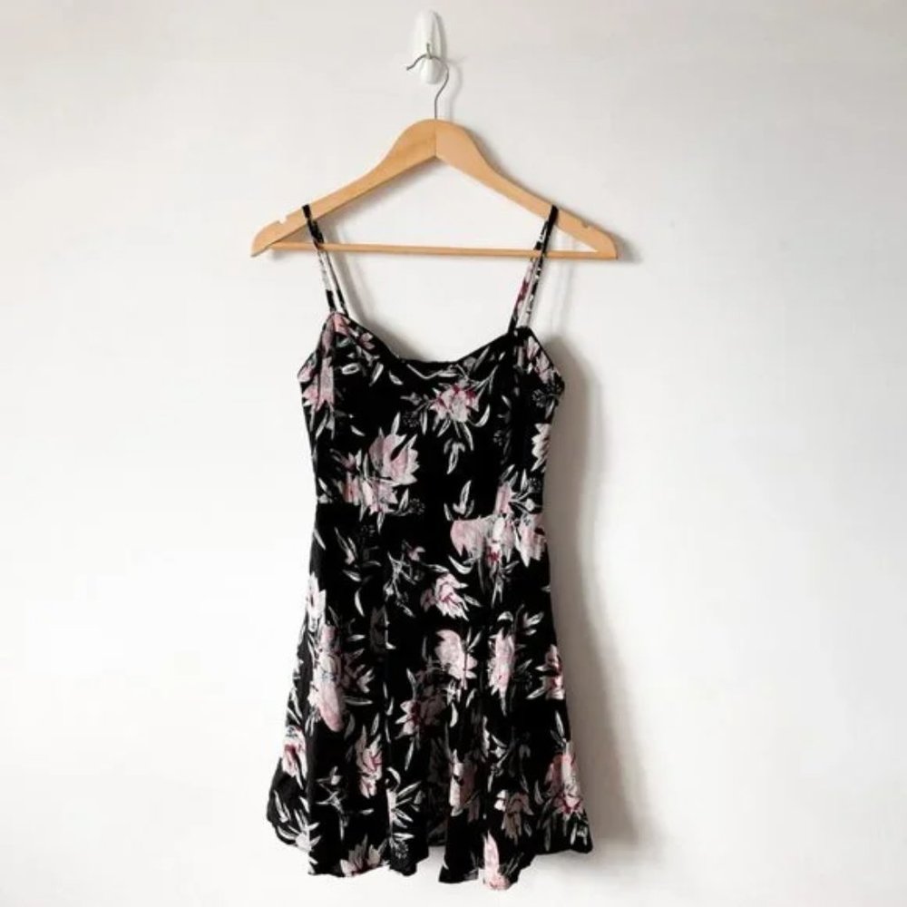 Aritzia Talula Black Floral Lipinksi Dress Sz 6
